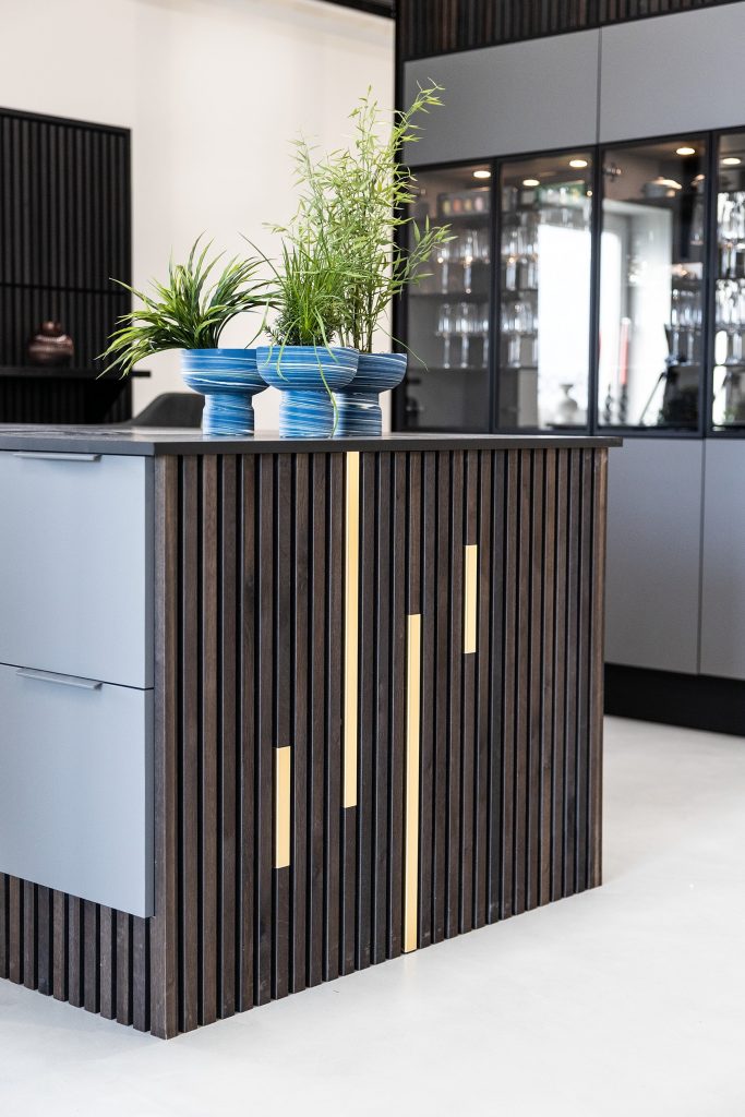 Image 4 of 5 in Covers gallery