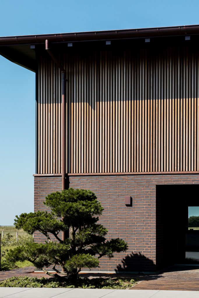 Image 4 of 10 in AluWood gallery