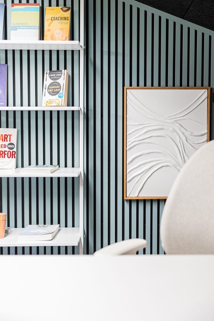 Image 3 of 6 in Akupanel | 240 gallery